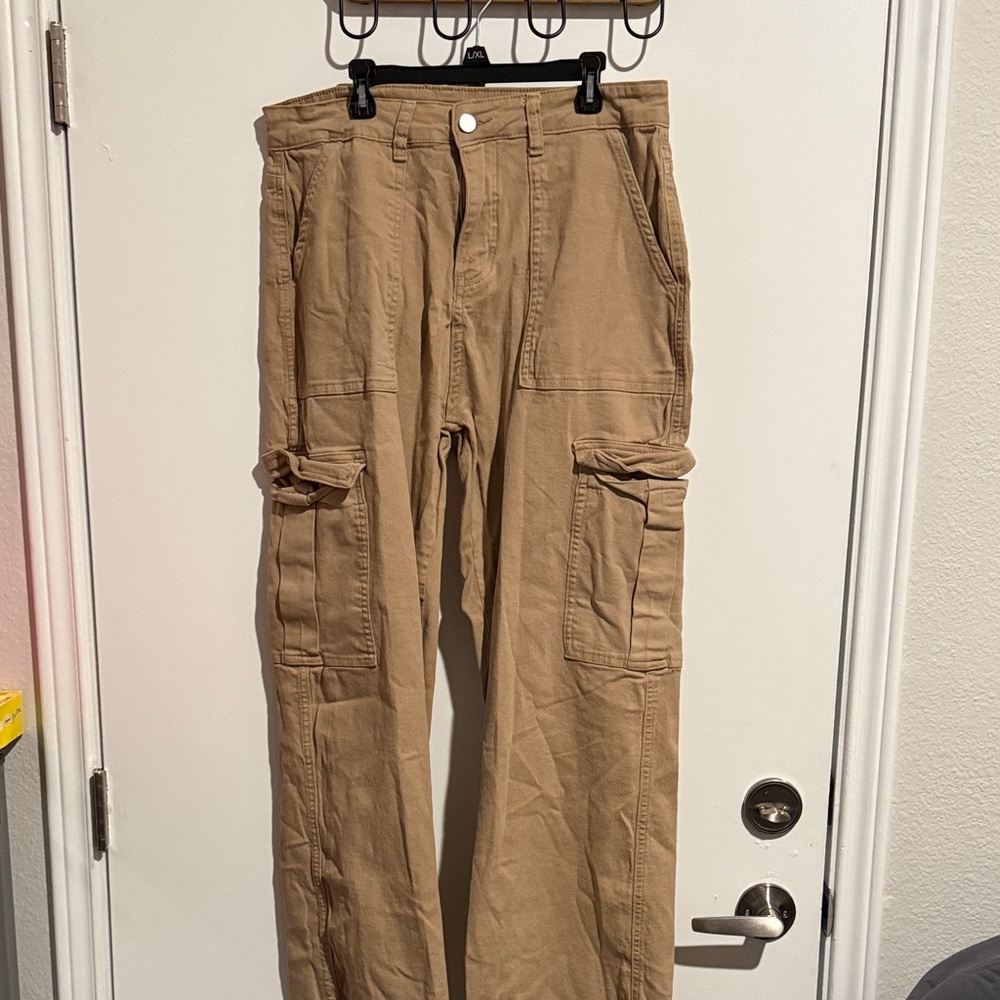 Women’s Tan Cargo Pants